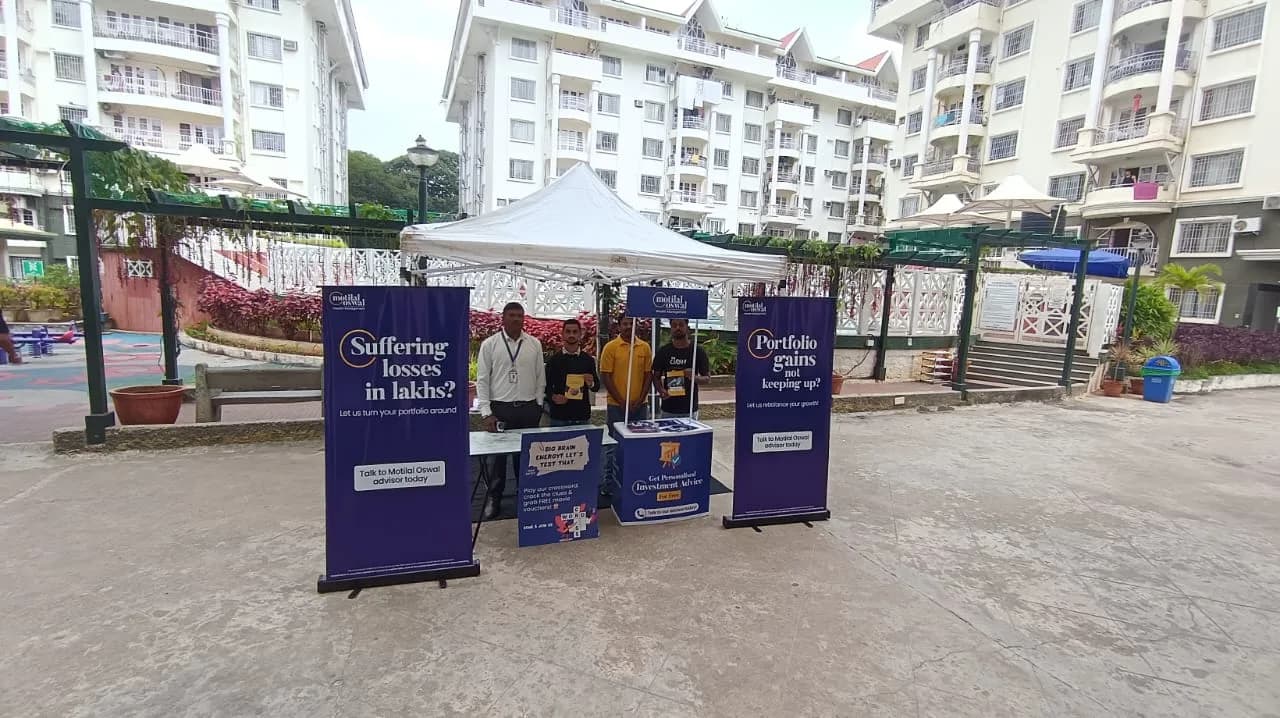 Motilal Oswal QR Code Instant Demat Onboarding Display